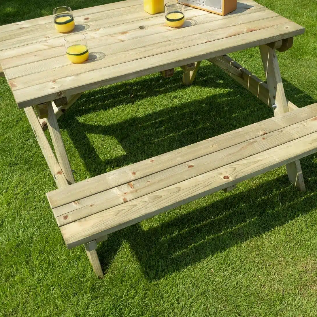 Rowlinson Picnic Table 6ft with Grey Parasol 2.7m - Image 7