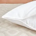 Luxury Pillowshield Zipped Pillow Protector - Image 2