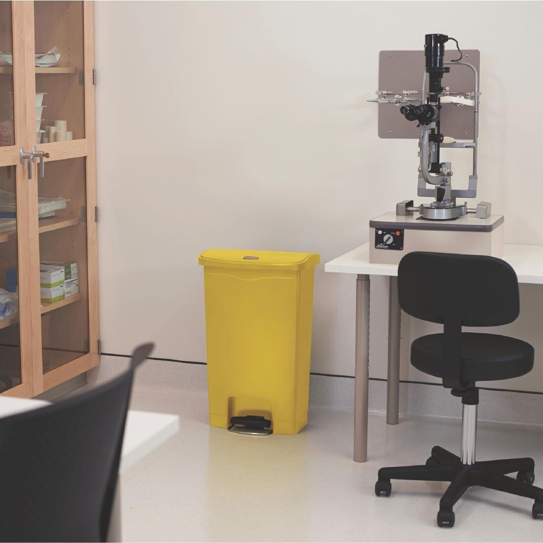 Rubbermaid Slim Jim Step on Bin Front Pedal 50Ltr Yellow