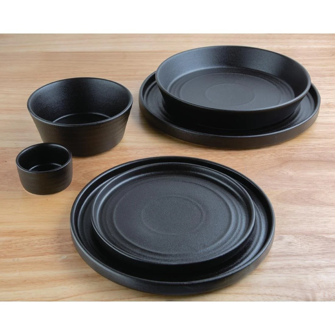 Olympia Cavolo Flat Round Bowls Textured Black 220mm (4 Pack) - Image 4