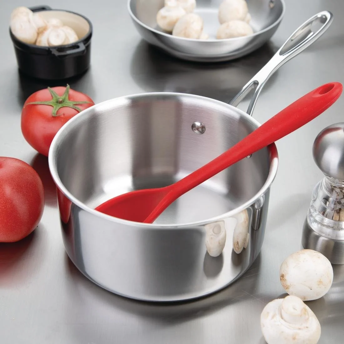 Vogue Stainless Steel Tri-Wall Saucepan 18cm - Image 7