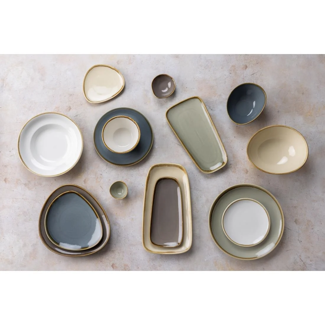 Olympia Kiln Triangular Plate Smoke 280mm