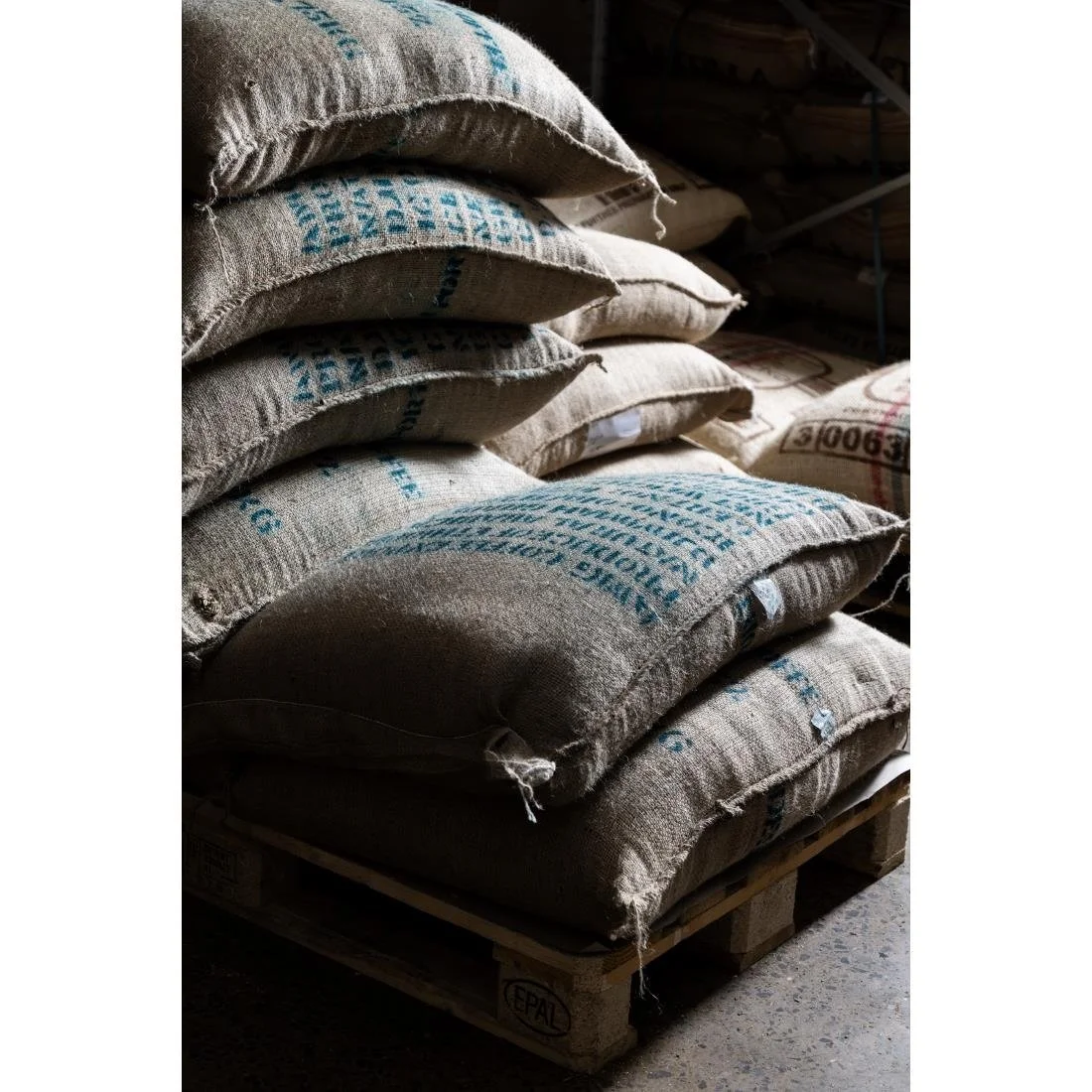 Beaumont No.2 Santos Coffee Beans 1kg - Image 2