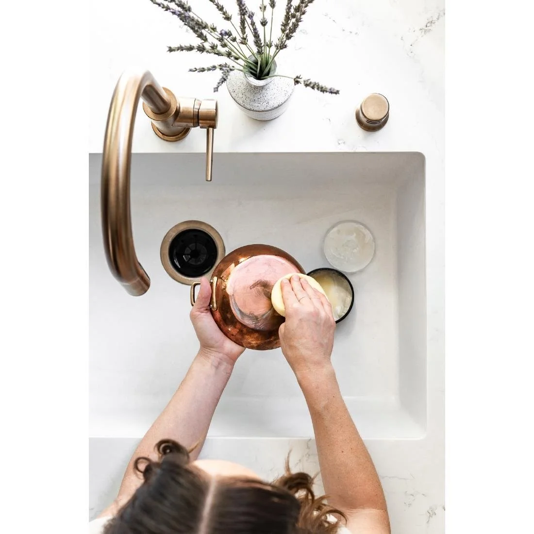 De Buyer Inocuivre Round Dish with Brass Handles 20cm - Image 5