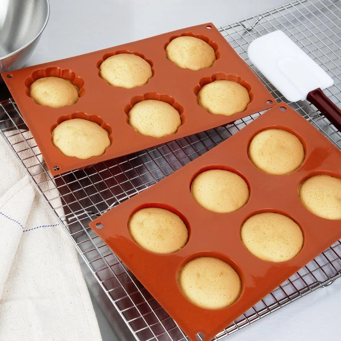 Vogue Silicone Brioche Mould 6 Cup - Image 5