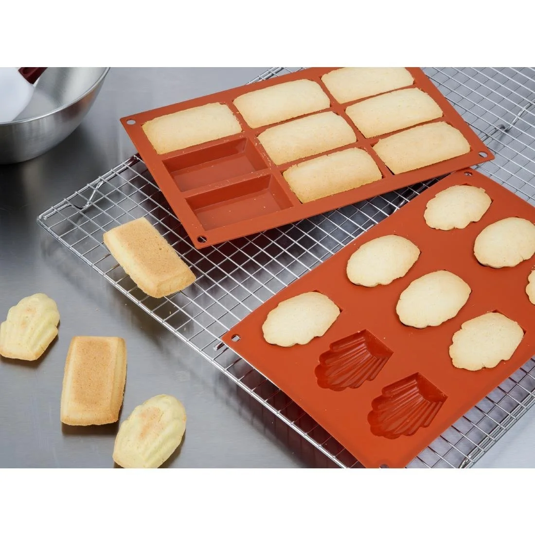 Vogue Silicone Cake Mould 9 Cup - Image 5