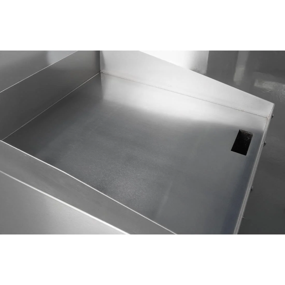 Synergy Grill Electric Griddle with Smooth Chrome Top & Garnish Rail - Image 2