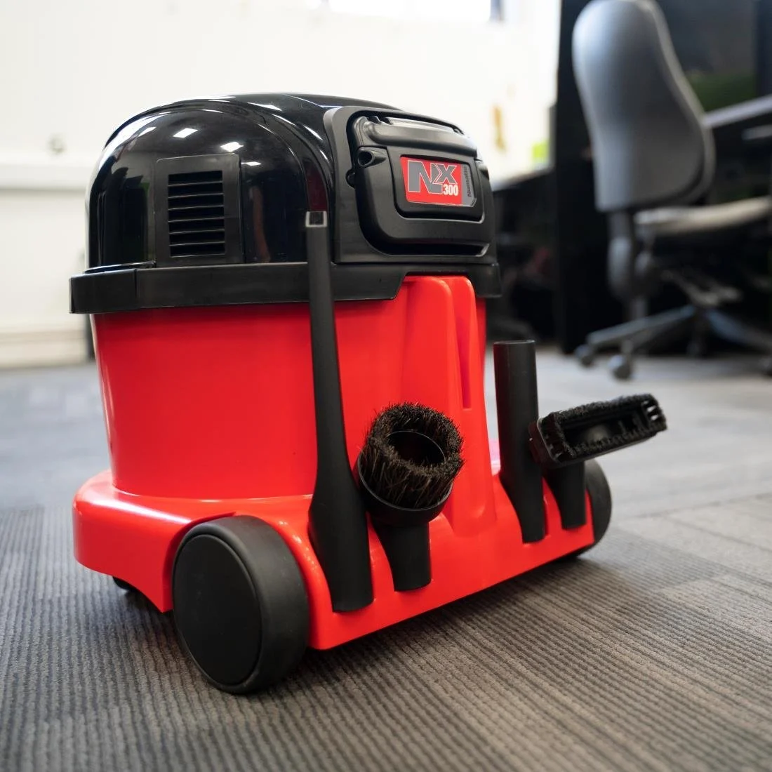 Numatic Pro Cordless Henry Vacuum NBV240NX - Image 4