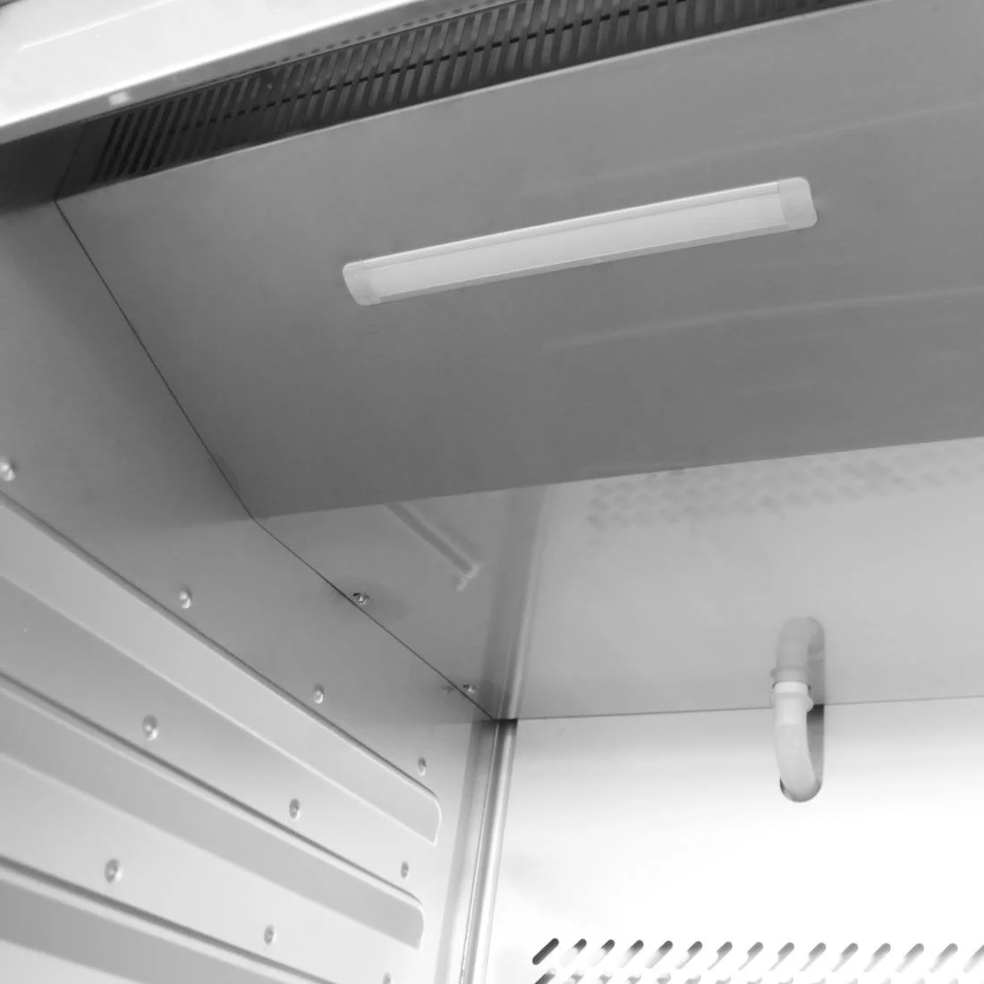 Polar U-Series Single Door Upright Freezer 560Ltr - Image 2