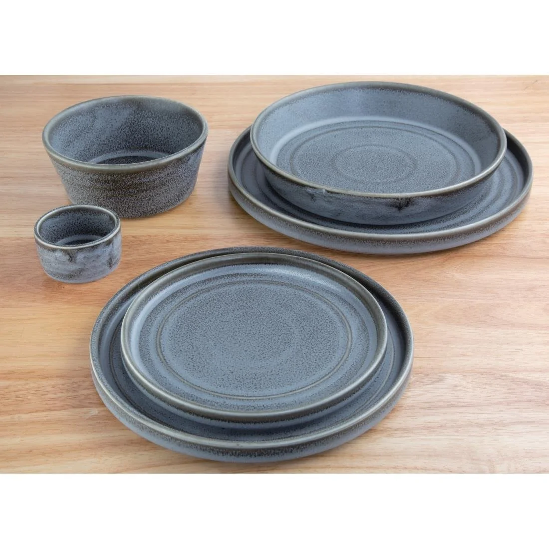 Olympia Cavolo Flat Round Plates Charcoal Dusk 220mm (6 Pack) - Image 4
