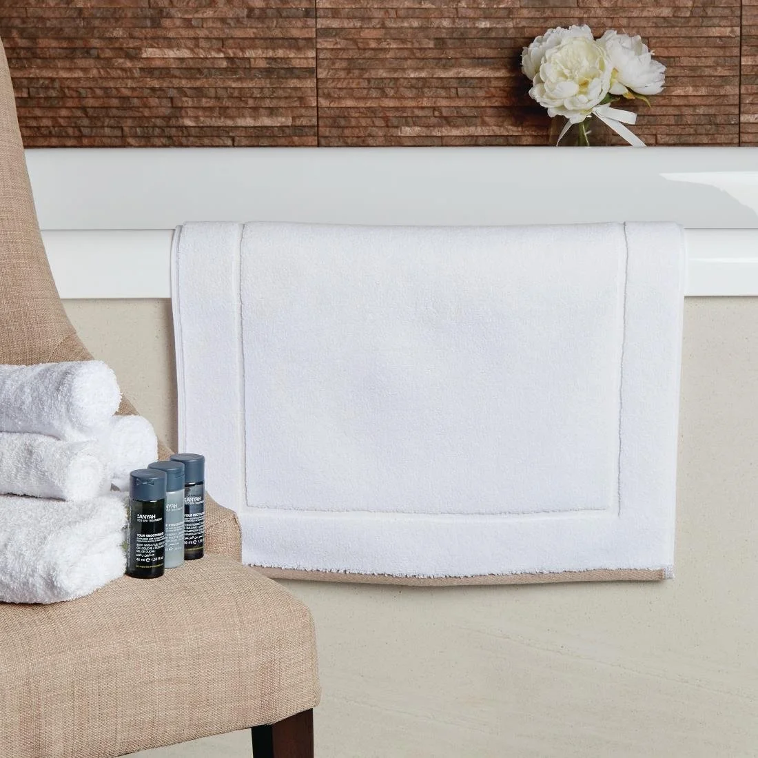 Mitre Heritage Ambassador Bath Mat White with Taupe Border - Image 3