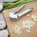 Vogue Heavy Duty Garlic Press - Image 7