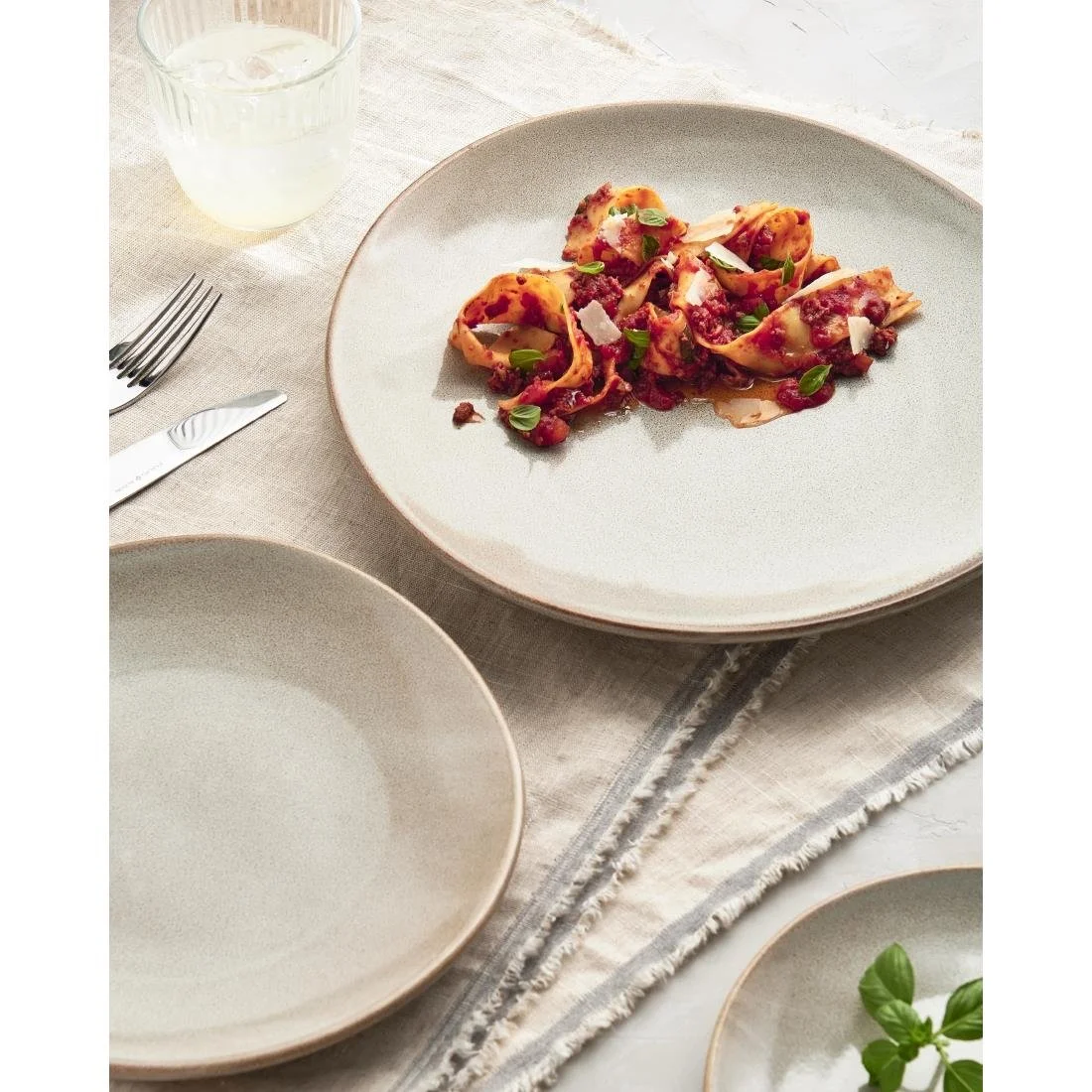 Robert Gordon Potters Collection Pier Organic Plates Brown 235mm (24 Pack) - Image 3