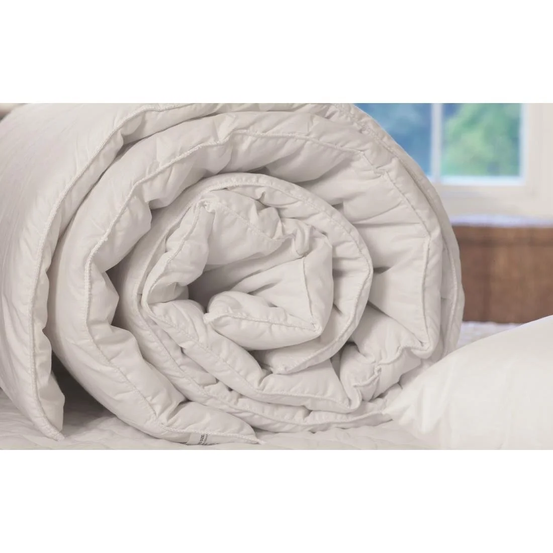 Mitre Essentials Spectrum Bedding Set White - Image 3