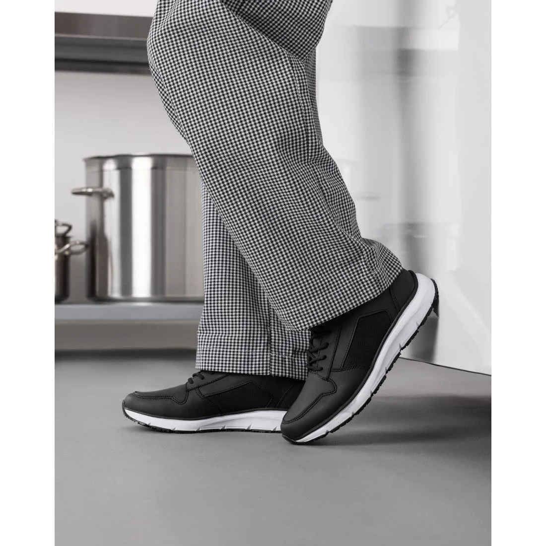 Slipbuster Veso Trainers Black/Red - Image 7