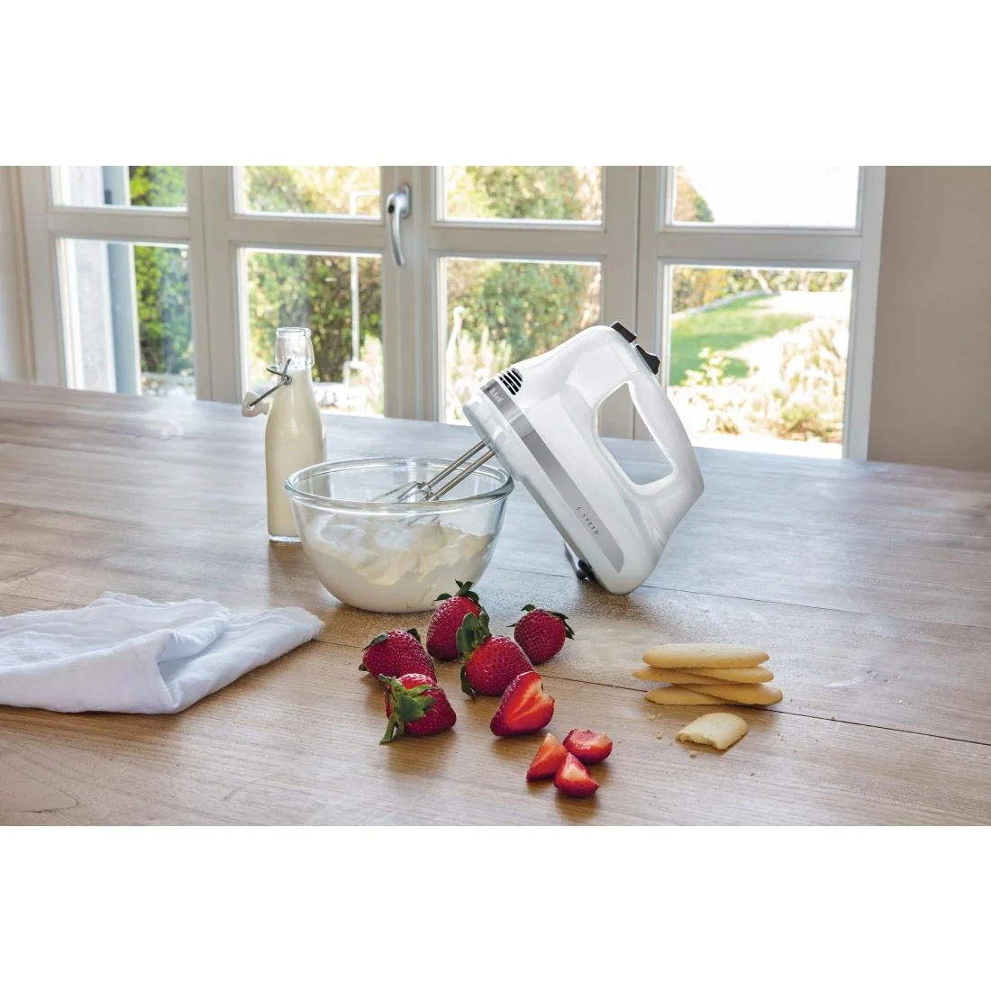 KitchenAid Classic 5-speed Hand Mixer 5KHM5110BWH - Image 2