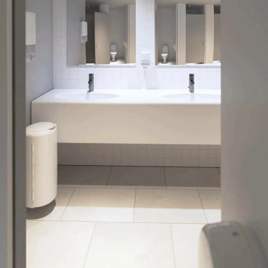 Tork Xpress Multifold Hand Towel Dispenser White H2 - Image 3