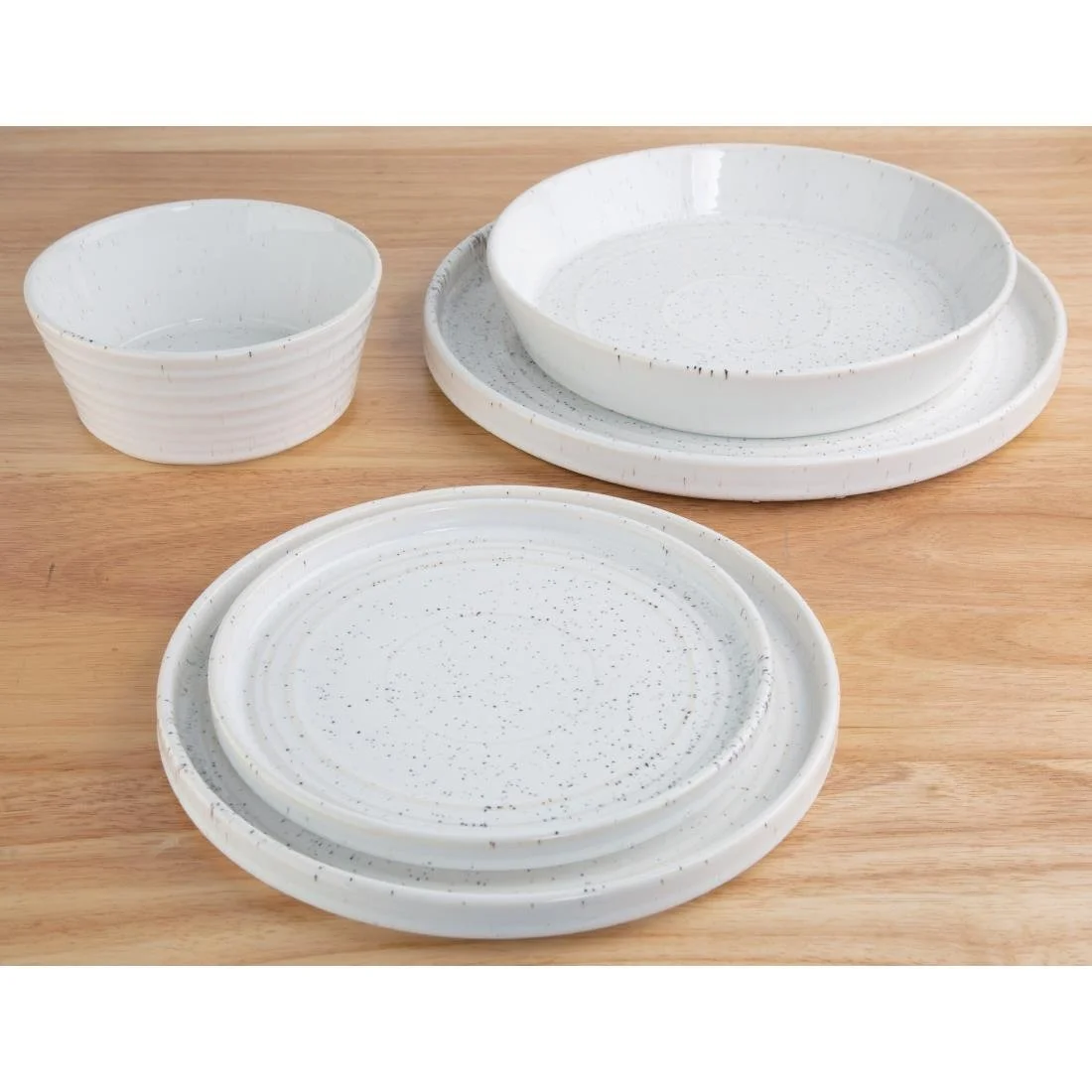 Olympia Cavolo Flat Round Plates White Speckle 270mm (4 Pack) - Image 3