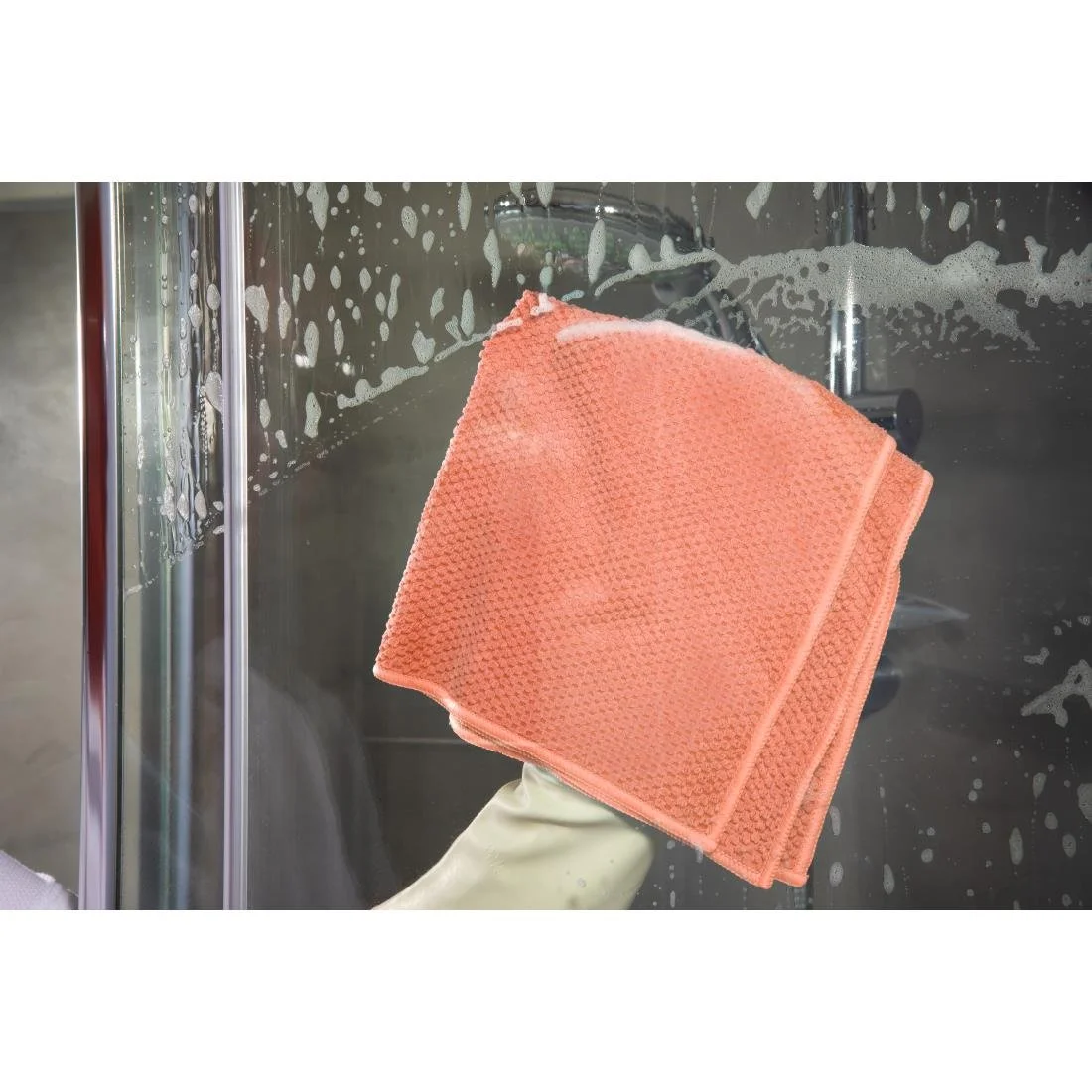 Spontex MF Pro Recycled Microfibre Cloth Red (5 Pack) - Image 2