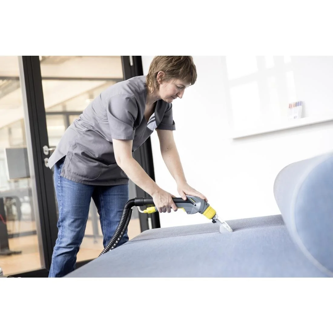 Karcher Spray Extraction Cleaner Puzzi 30/4 - Image 2
