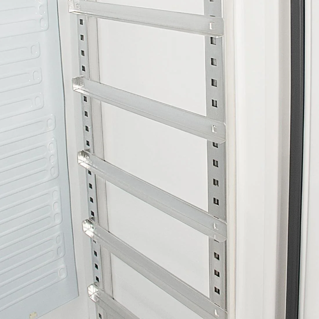 Polar G-Series Single Door Patisserie Refrigerator White 522Ltr - Image 5