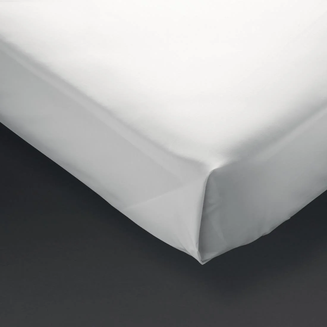 Mitre Essentials Pyramid Flat Sheets