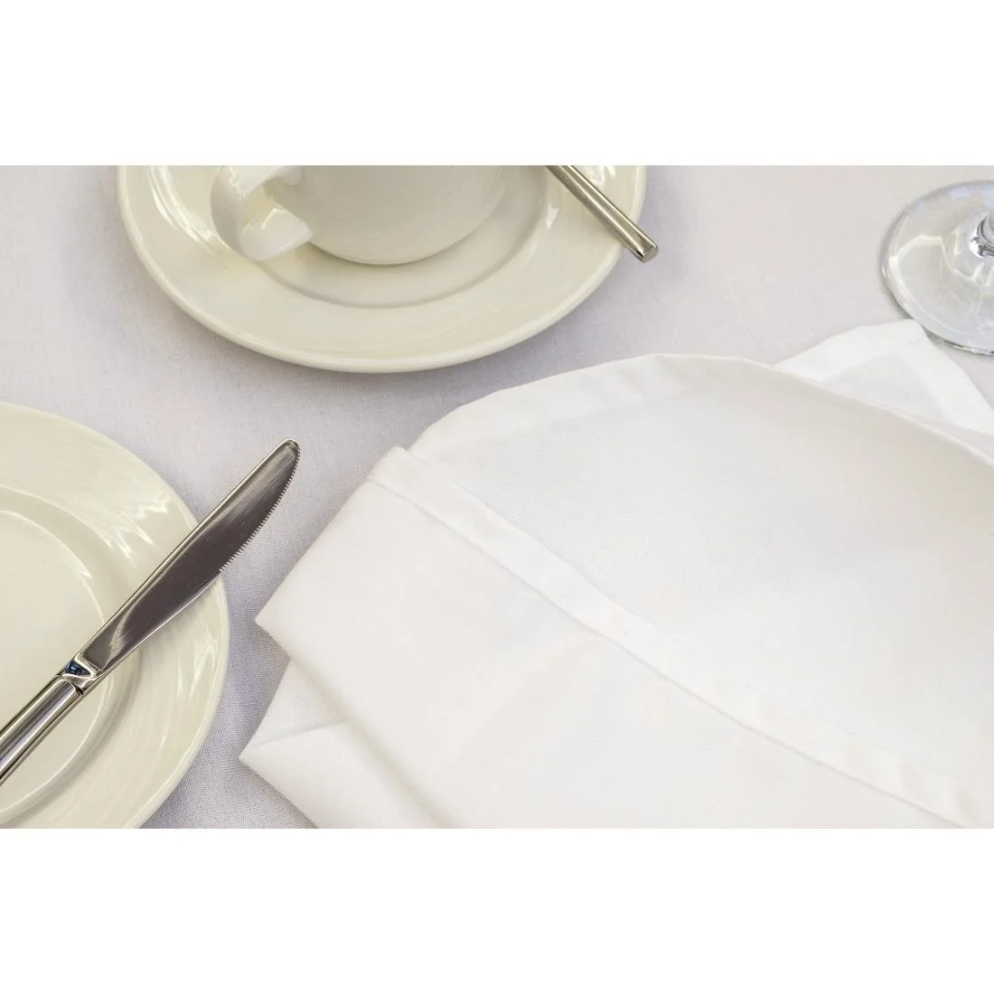 Mitre Essentials Occasions Round Tablecloth White - Image 3