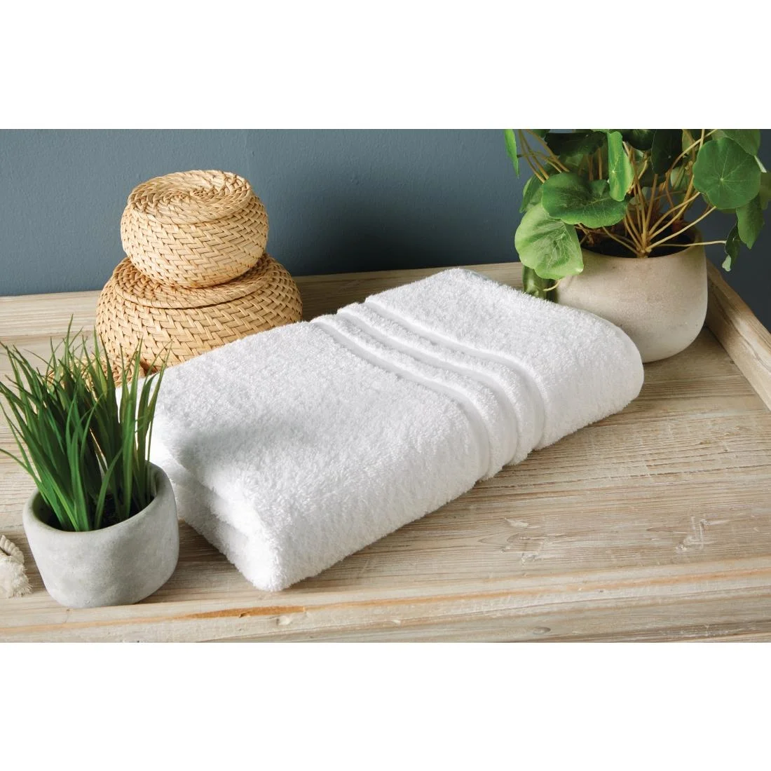 Eco Towel - White Bath Sheet - Image 1