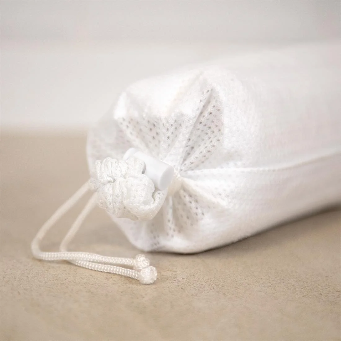 Mitre Essentials Bath Mat Storage Bag - Image 3