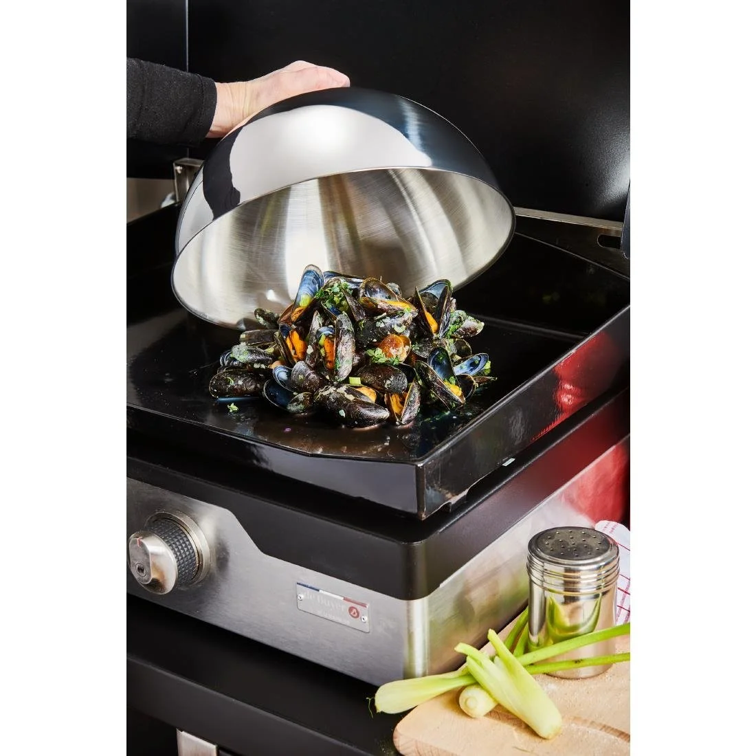 De Buyer Stainless Steel Cooking Dome 300mm - Image 5
