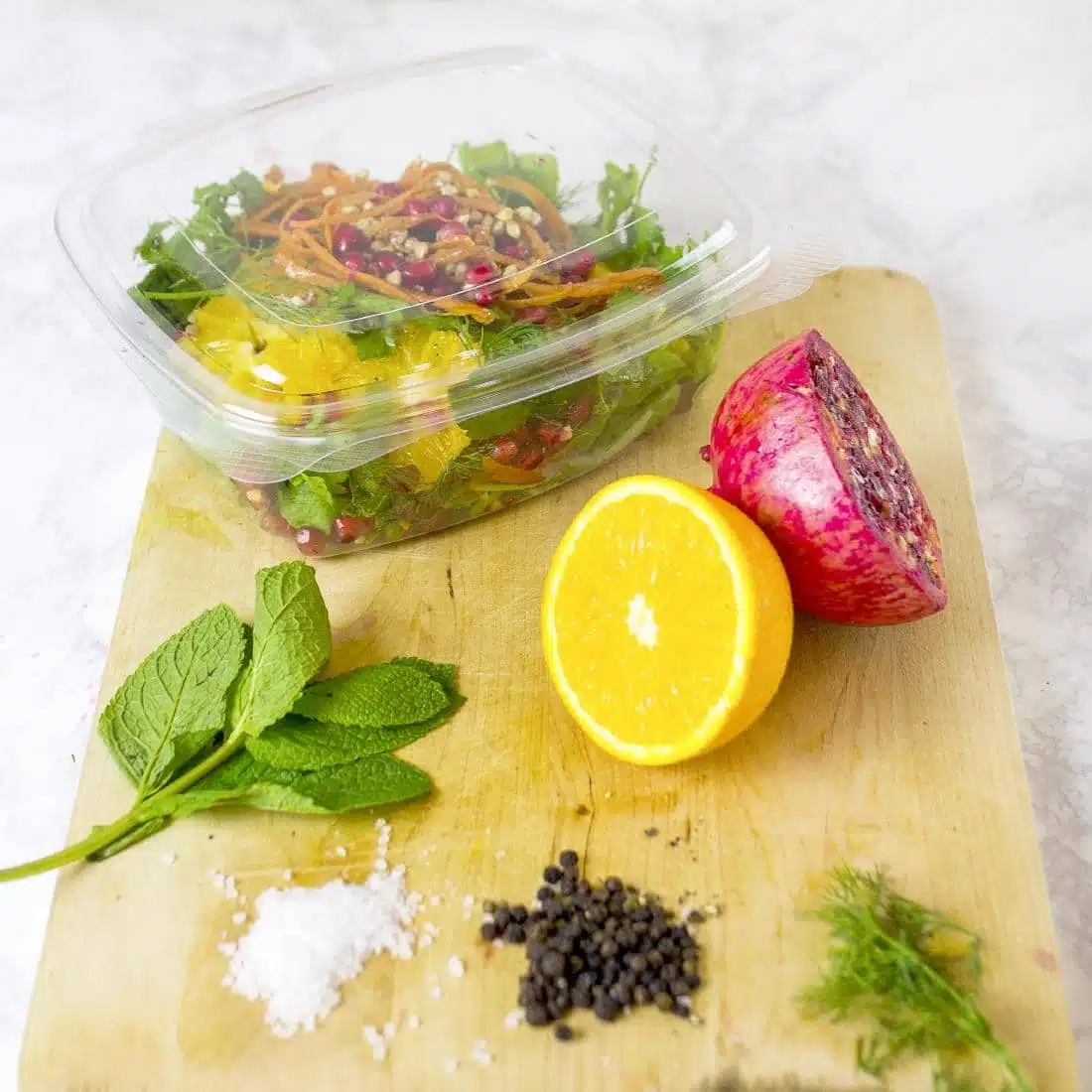 Vegware Compostable PLA Hinged-Lid Deli Containers 680ml / 24oz (Pack of 200) - Image 8