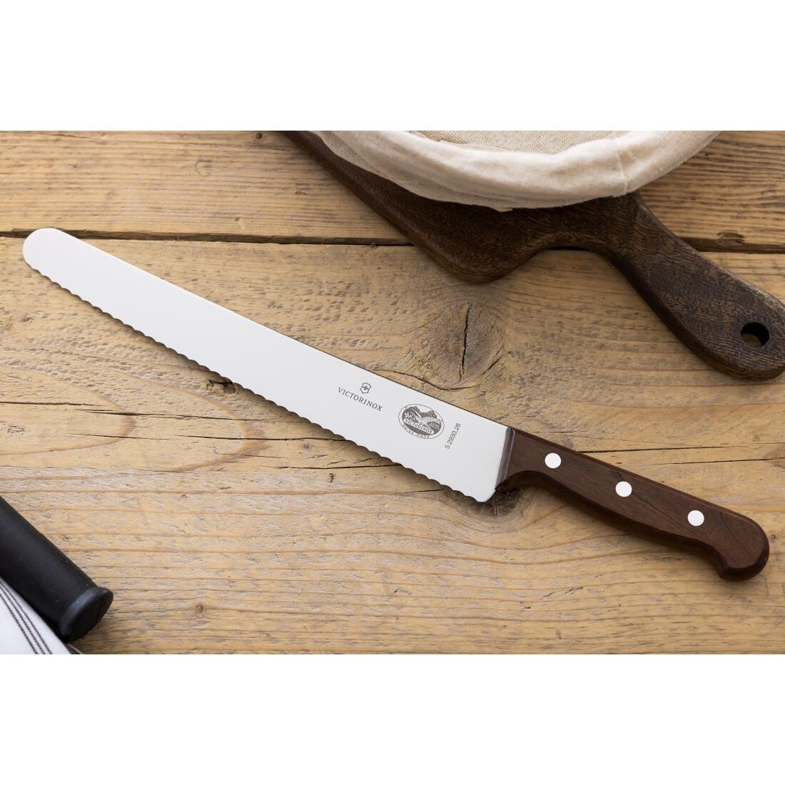Victorinox Serrated Curved Blade Pastry Knife 25.5cm