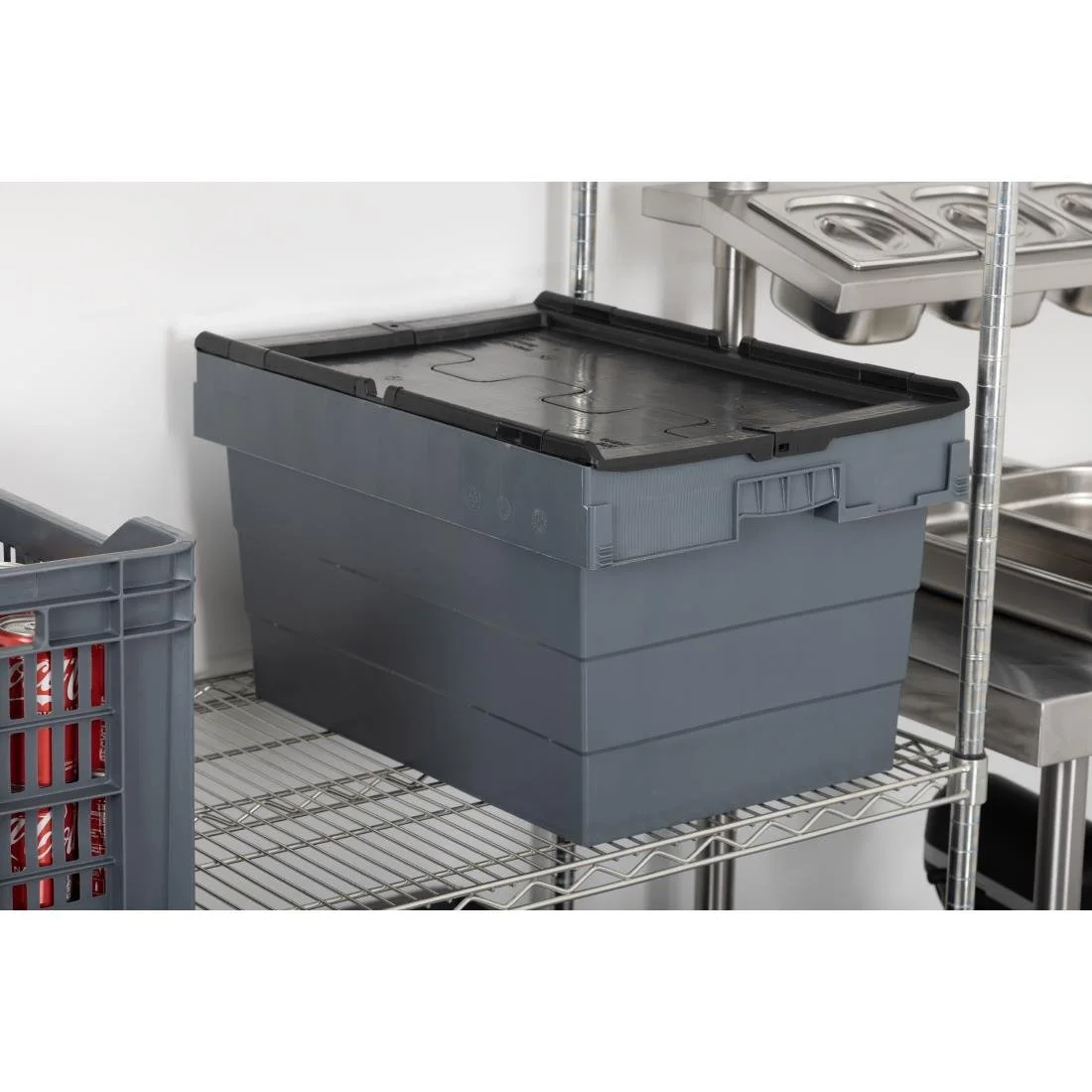 Vogue Plastic Transport Storage Crate with Attached Lid 600x400x320mm - Image 11