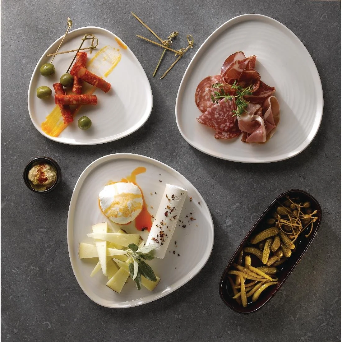 Churchill White Triangle Walled Chef Plates 200mm (6 Pack) - Image 6