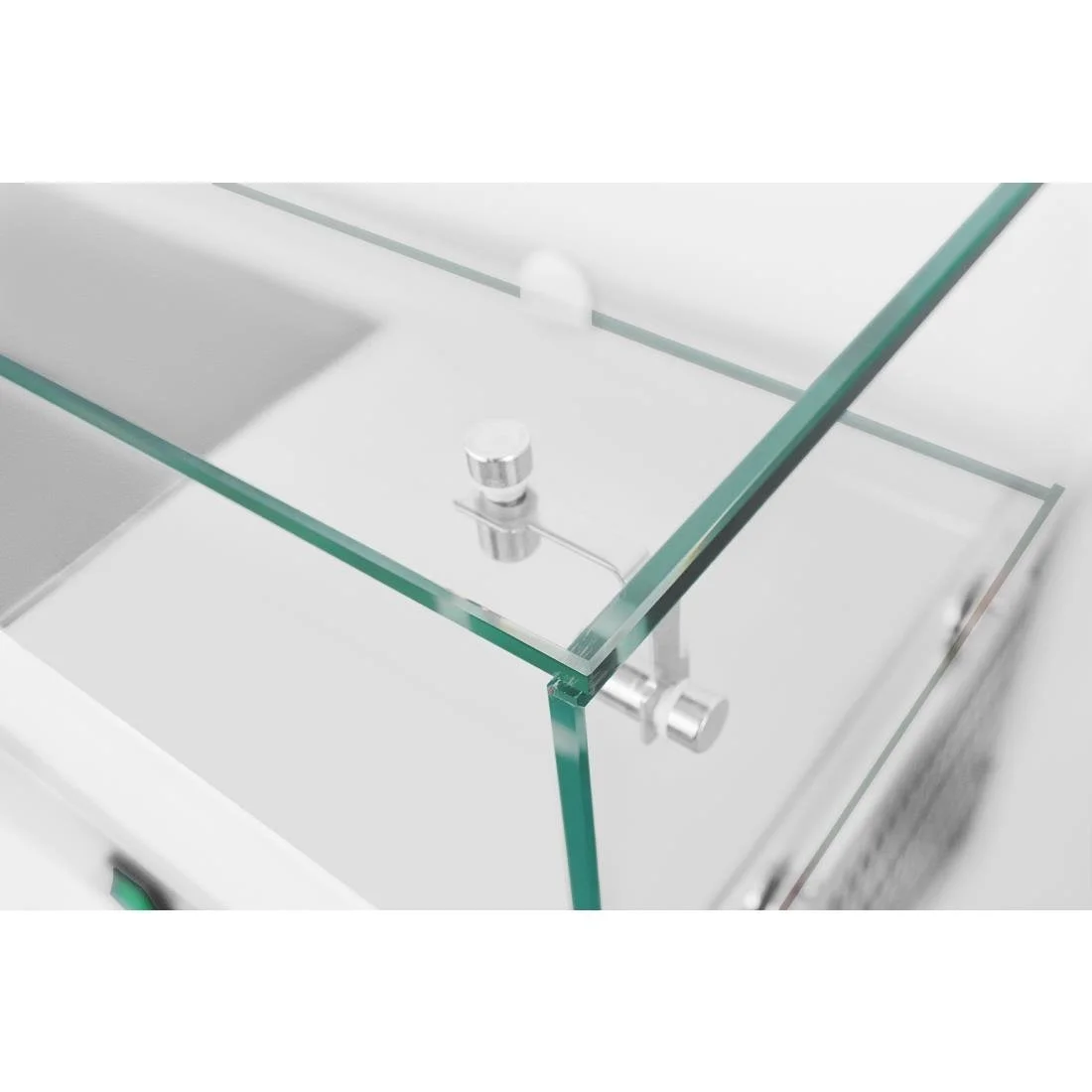 Polar G-Series Countertop Prep Fridge 4x GN 1/3 & 1x 1/2GN - Image 3