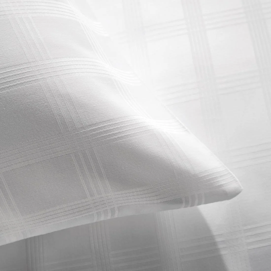 Comfort Vercelli Checked Pillowcase White - Image 1