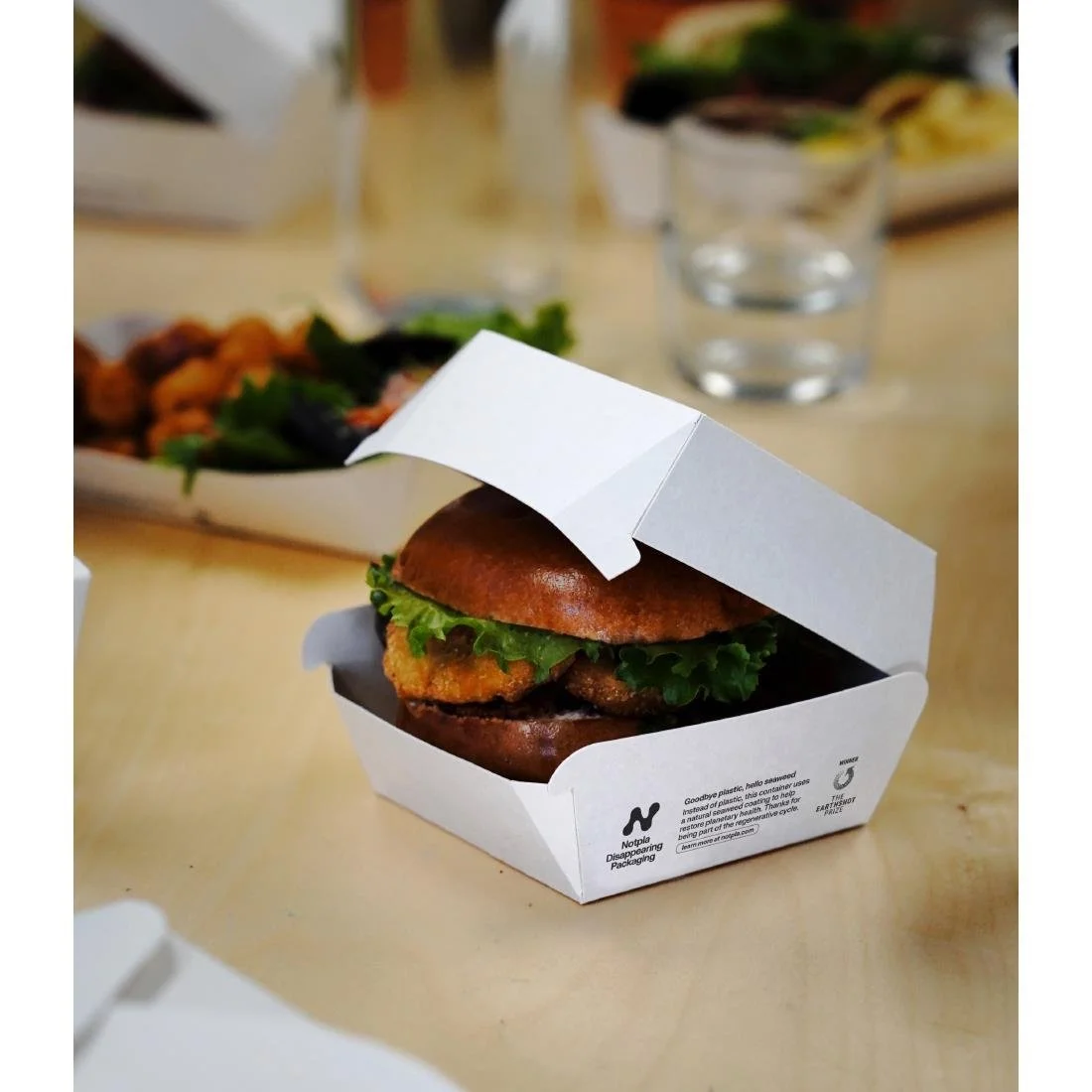 Notpla 5" Clamshell Burger Boxes - White (200 Pack) - Image 3