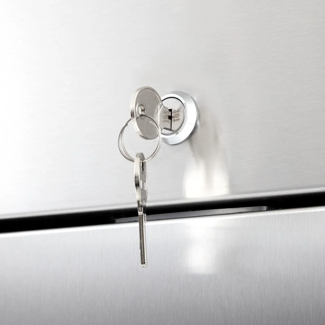 Polar U-Series Energy Efficient Single Door Upright Refrigerator 700Ltr - Image 11