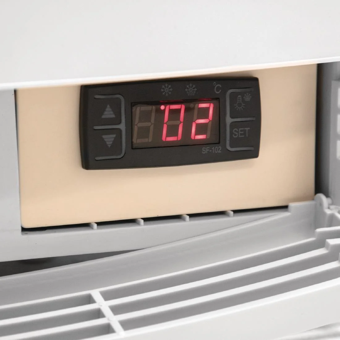 Polar C-Series Energy Efficient Curved Door Display Fridge White 86Ltr - Image 12