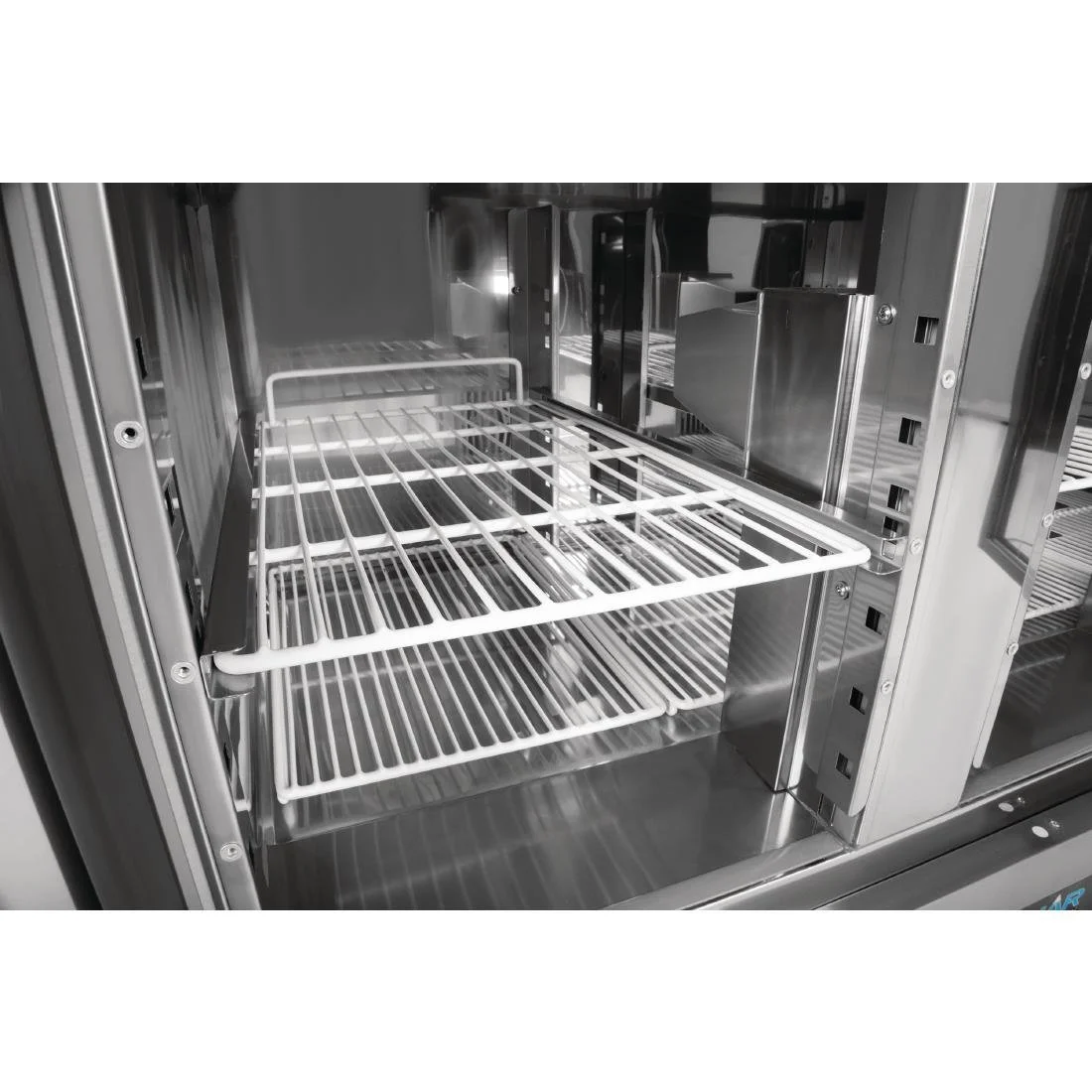Polar G-Series 3 Door Pizza Prep Counter with Glass Sneeze Guard 444Ltr - Image 3