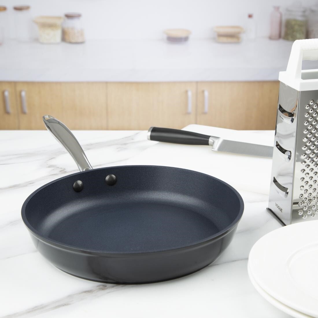 Vogue Cast Aluminium Non Stick Teflon Frying Pan 260mm