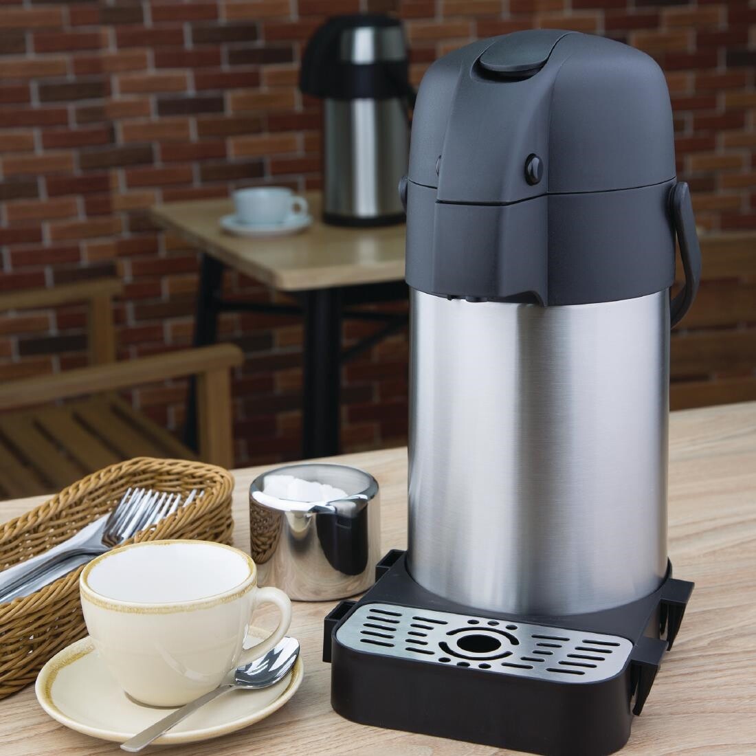 Olympia Lever Action Airpot 2.5Ltr