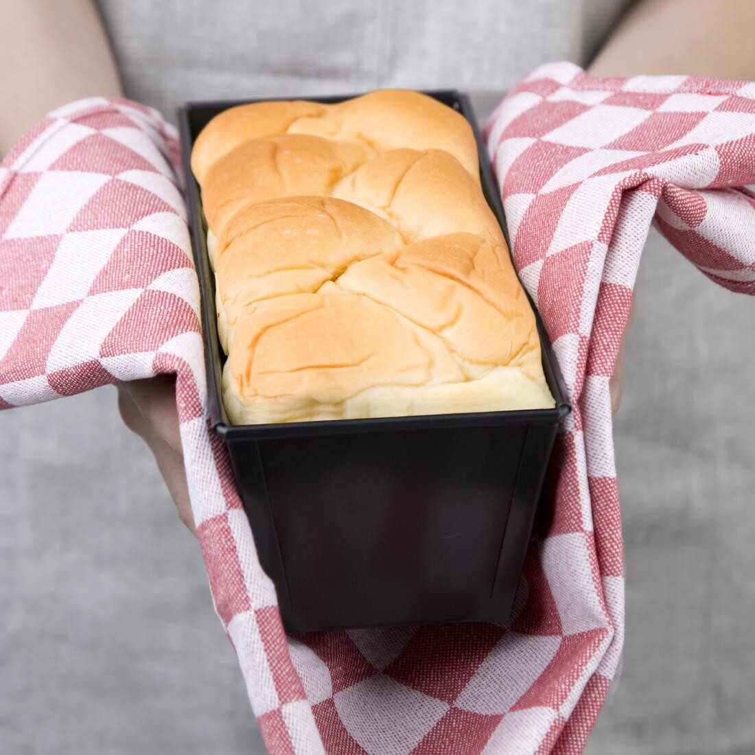 Vogue 2lb Non-Stick Loaf Tin 8x25x10cm