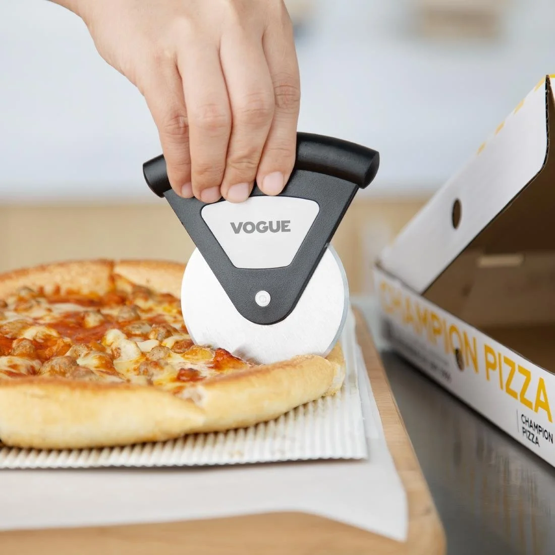 Vogue Stainless Steel Pizza Cutter Black - Image 6