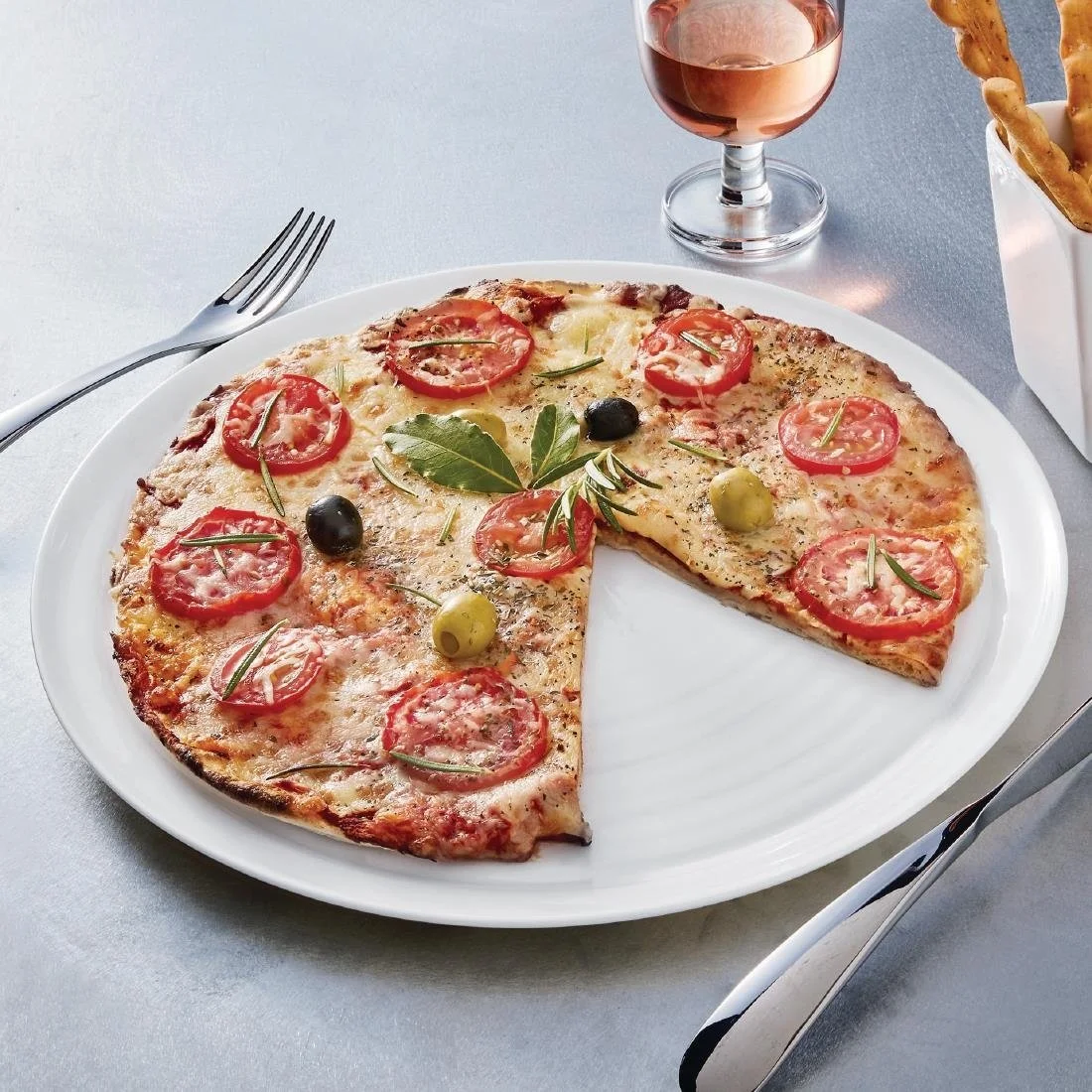 Arcoroc Evolutions Pizza Plates White 320mm (12 Pack) - Image 4