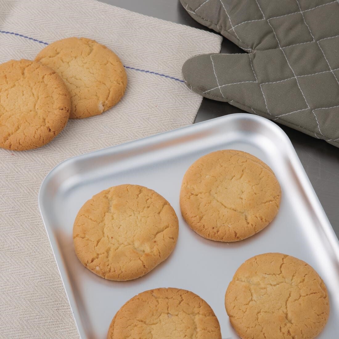Vogue Aluminium Baking Sheet 324x 222mm