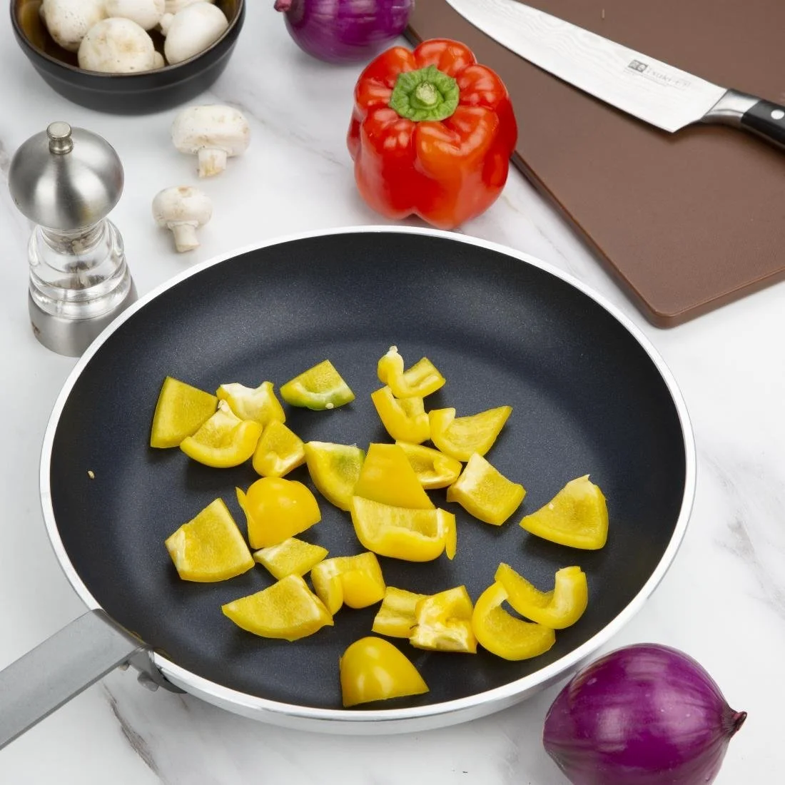 Vogue Aluminium Non-stick Teflon Platinum Plus Frying Pan 32cm - Image 8