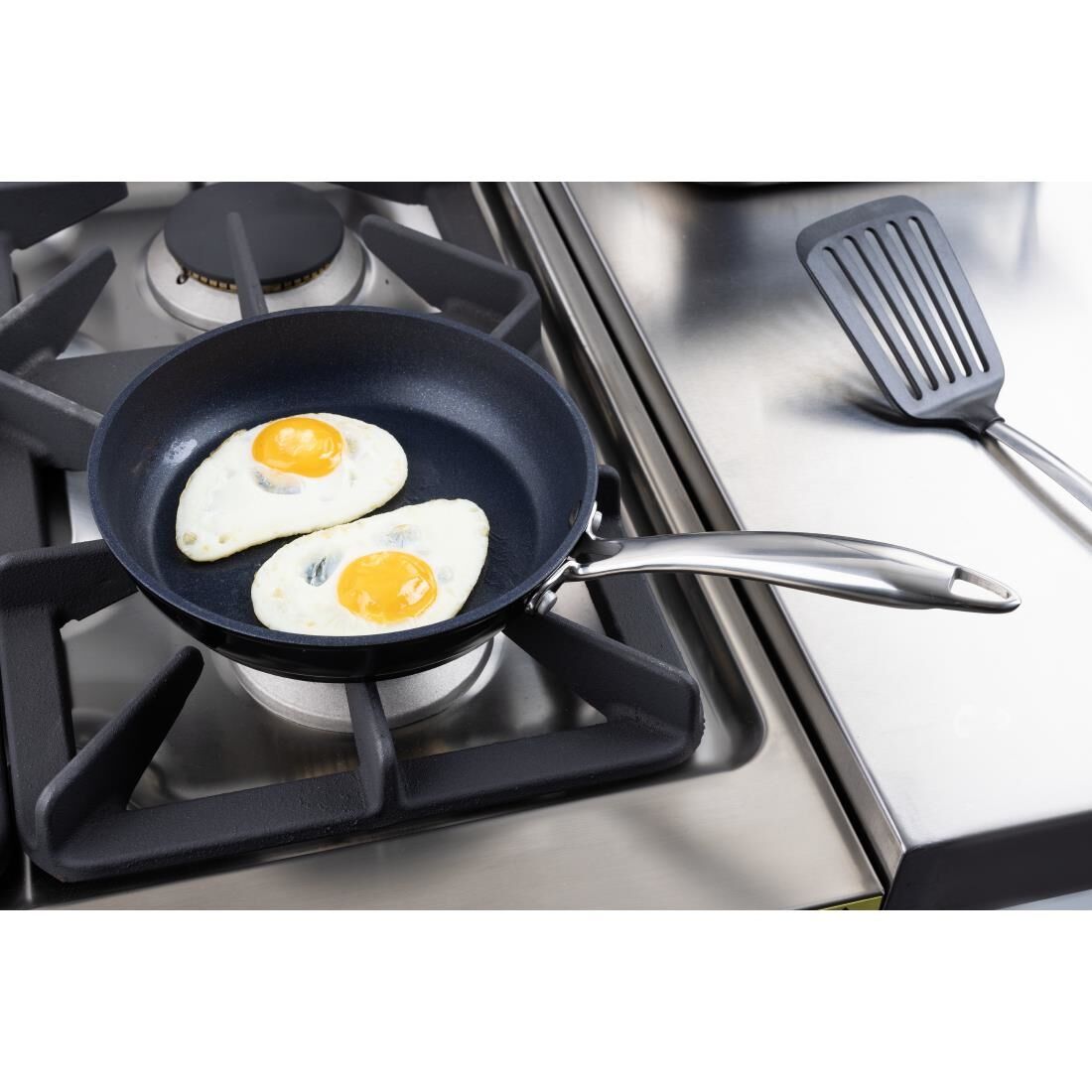 Vogue Cast Aluminium Non Stick Teflon Frying Pan 200mm