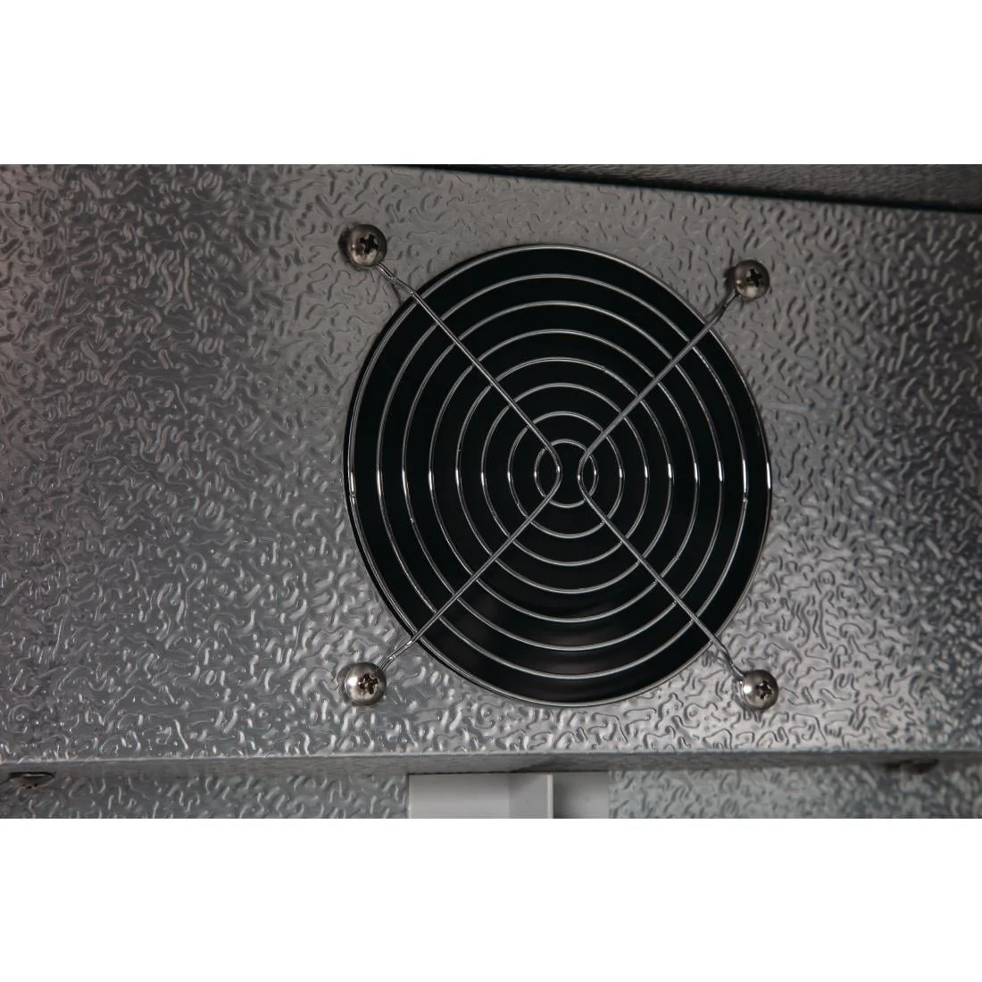 Polar G-Series 900mm Single Solid Door Back Bar Cooler in Black 138Ltr - Image 2